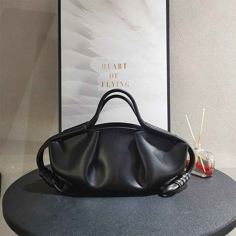 Interior Design Texture - Merk Luxe Cloud Dumpling Bag Trekkoord