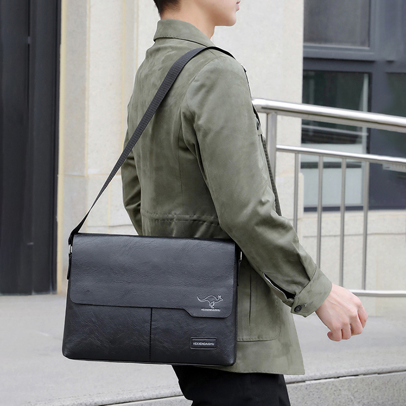 Interior Design Documentation - Zakelijk werk Messenger Crossbody Side Designer