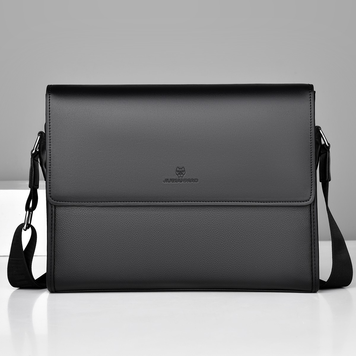 Vierkante crossbodytas Documen - Interior Design Documentation recensie en prijs